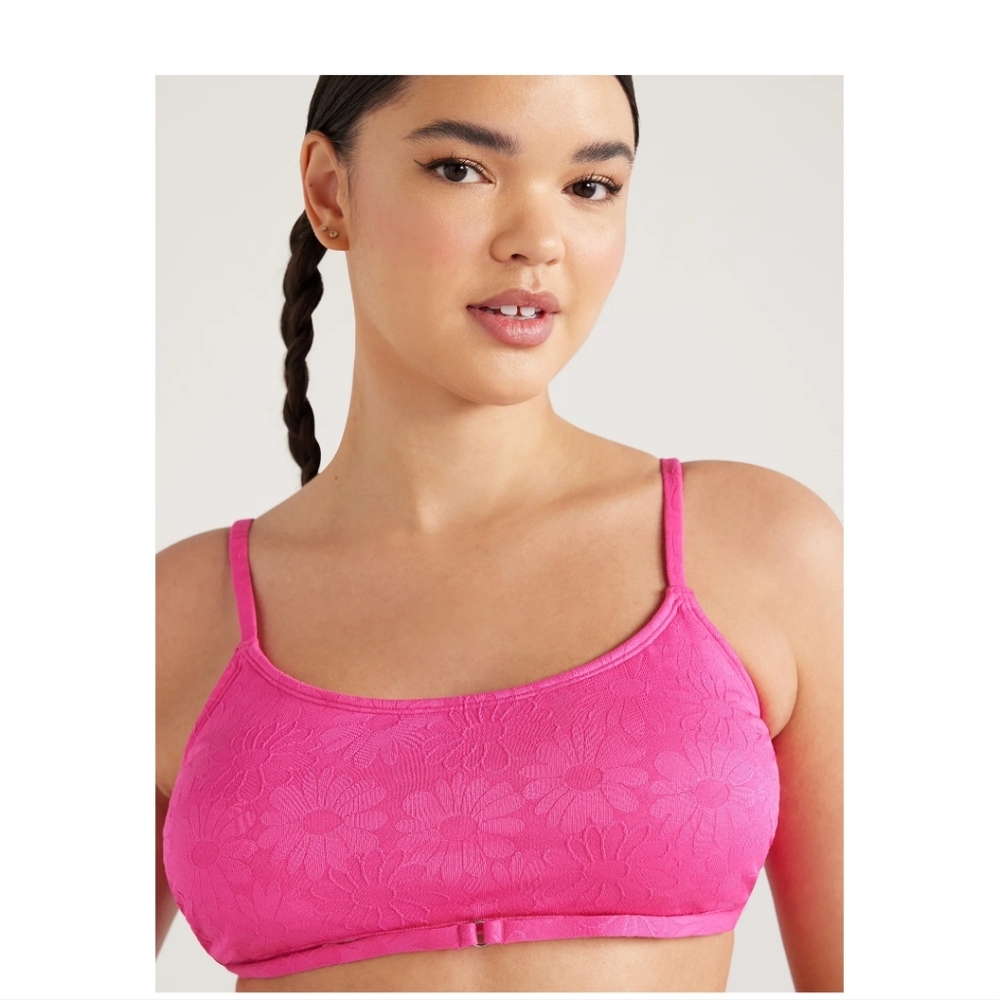 No Boundaries Juniors’ Cut-Out Bralette Bikini Top